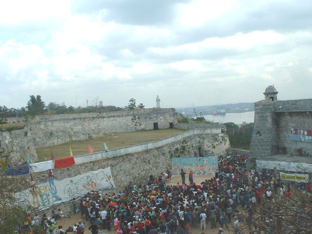 Actividad para niños en una zona de la Fortaleza. Dar Clic para ampliar la Foto