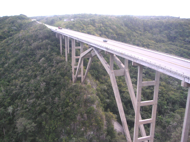 Puente de Bacunayagua (Habana - Matanzas). Dar clic para Ver Detalles