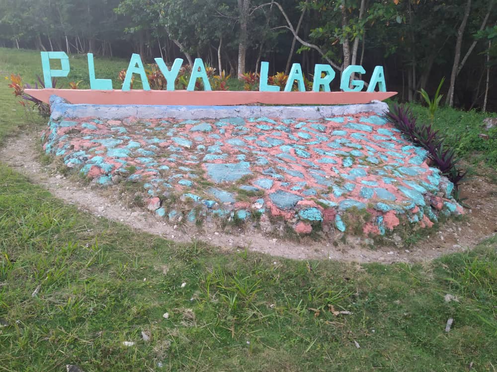 Entrada a Playa Larga