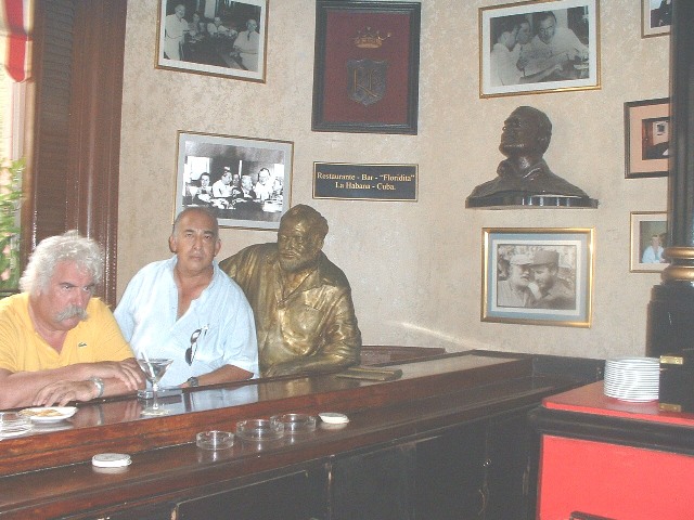 Busto de Hemingway en el Floridita. Dar Clic para ampliar la Foto